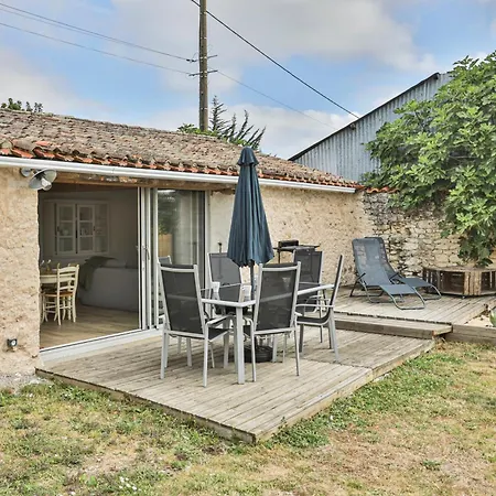 Casa de Férias Longere Renovee Avec Sauna Proche De La Longeville-sur-Mer