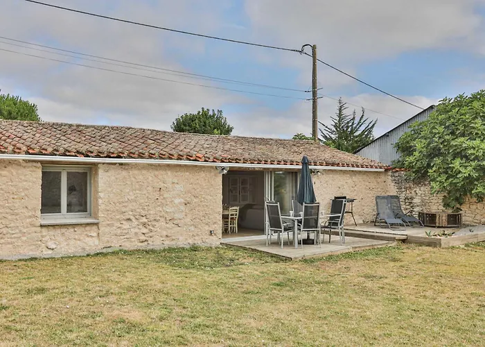 Сasa de vacaciones Longère Rénovée Avec Sauna Proche De La *